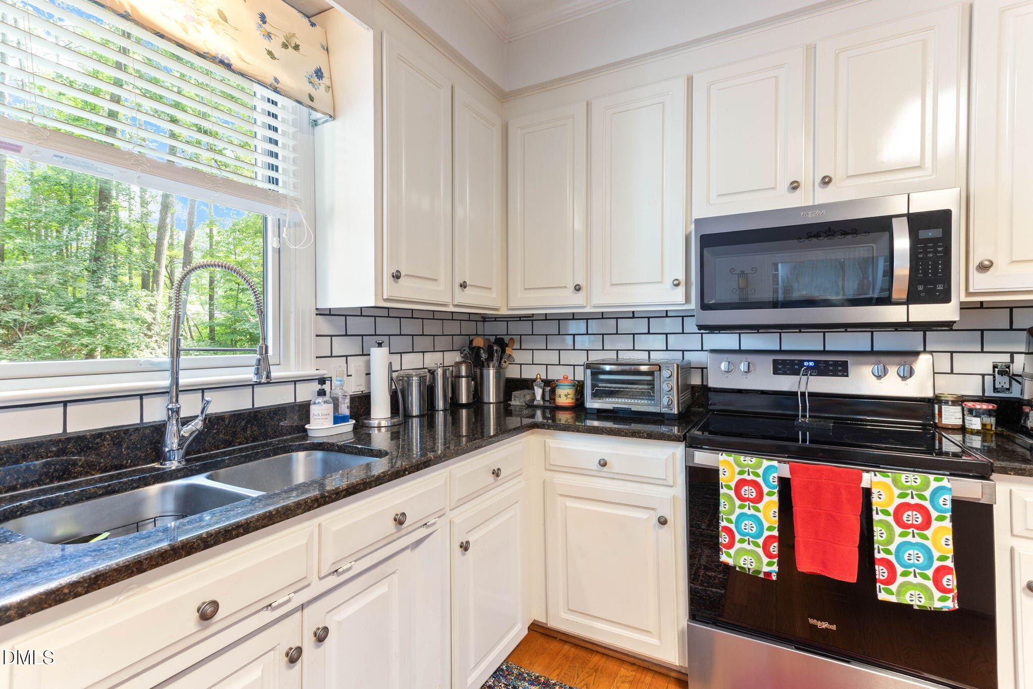 909 Oak Creek Road Raleigh, NC 27615 - Photo 16 of 61 28-web-or-mls-IMG_4547