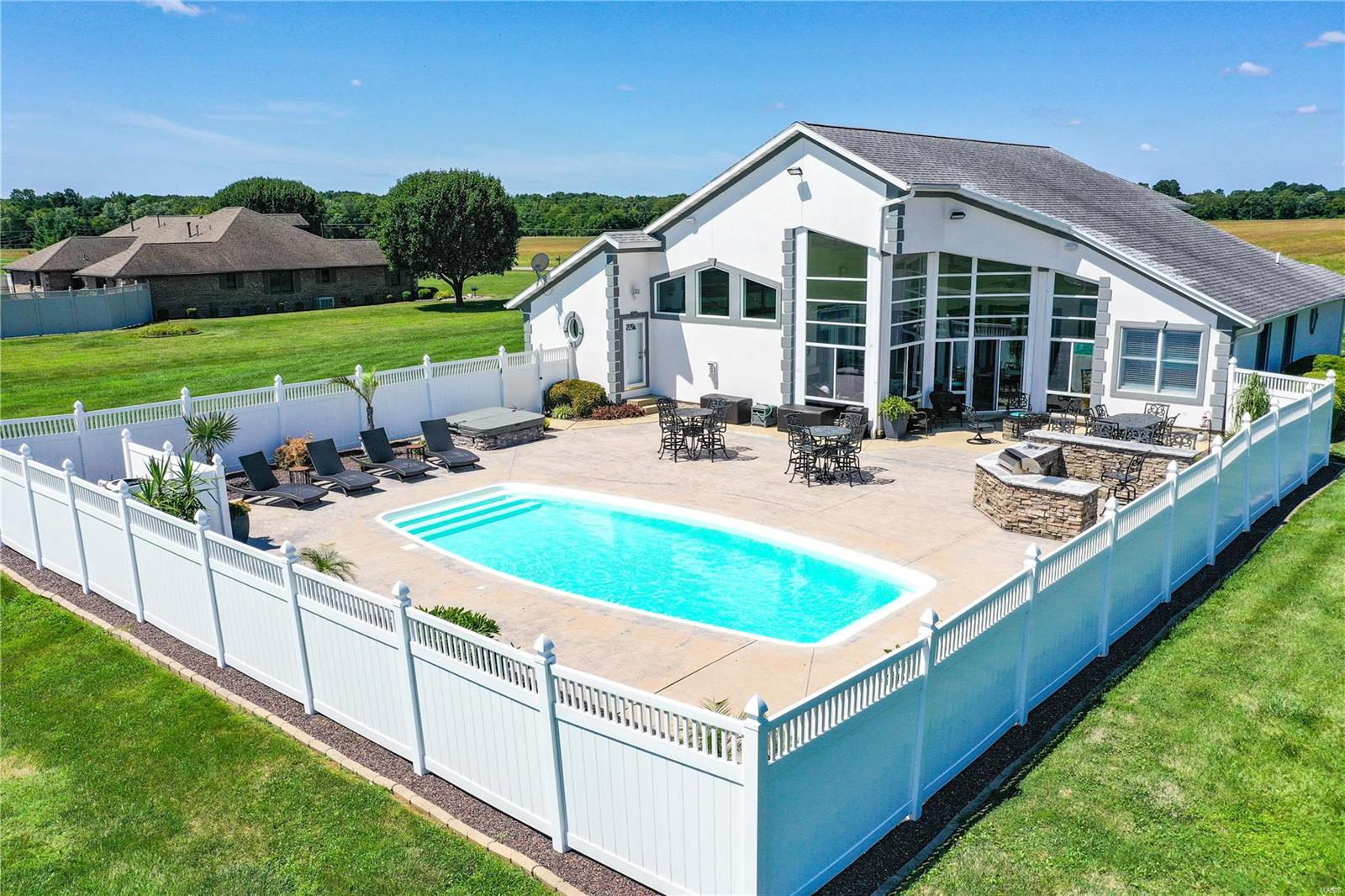 3514 Robin Road Salem, IL 62881 - Photo 3 of 27
