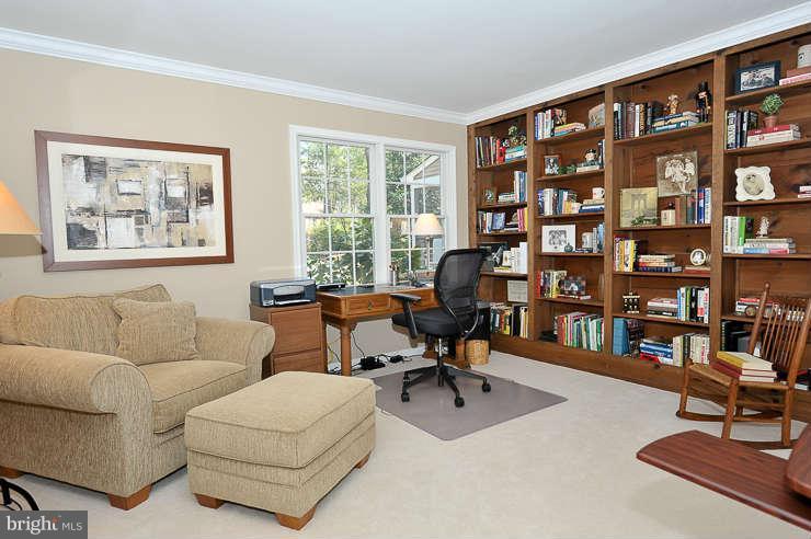 10940 Blue Roan Road Oakton, VA 22124 - Photo 15 of 30 LIBRARY/DEN/BDR