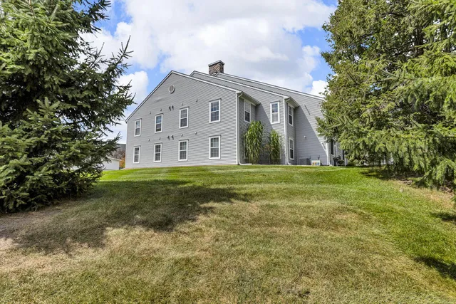 $209,000 | 745 West Barrington Circle, Jackson, MI 49203