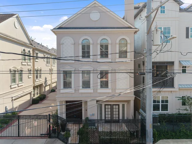 $3,550 | 710 Jackson Hill Street, Houston, TX 77007