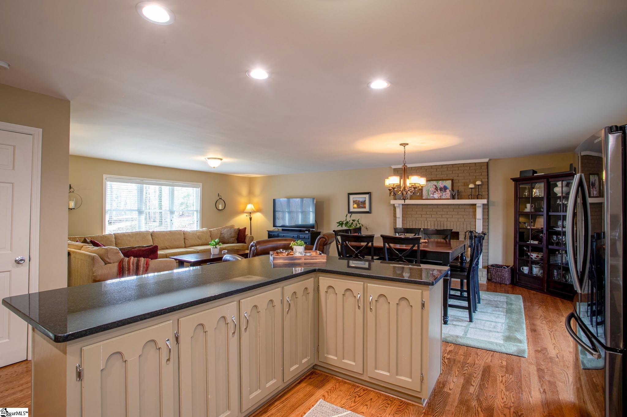 361 State Rd S-42-2788 Greer, SC 29651 - Photo 4 of 29 Gallery Image 4