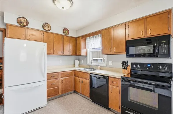 $245,000 | 37 Carlisle Road, Transfer, PA 16154