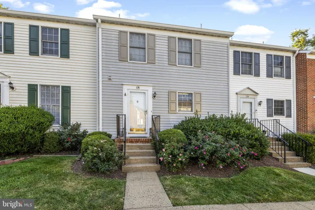 $399,990 | 174 Fairfield Drive, Warrenton, VA 20186