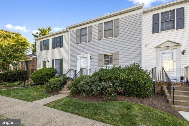 $399,990 | 174 Fairfield Drive, Warrenton, VA 20186