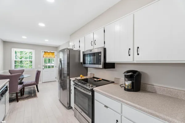 $232,000 | 24 12 Oaks Terrace, Greenville, SC 29615
