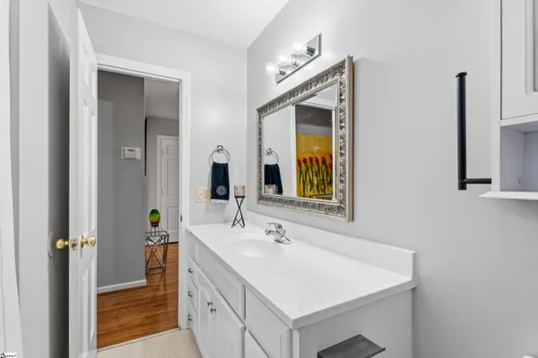 $232,000 | 24 12 Oaks Terrace, Greenville, SC 29615