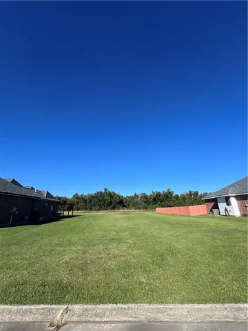 $70,000 | 232 Mandalay W Drive, Houma, LA 70360