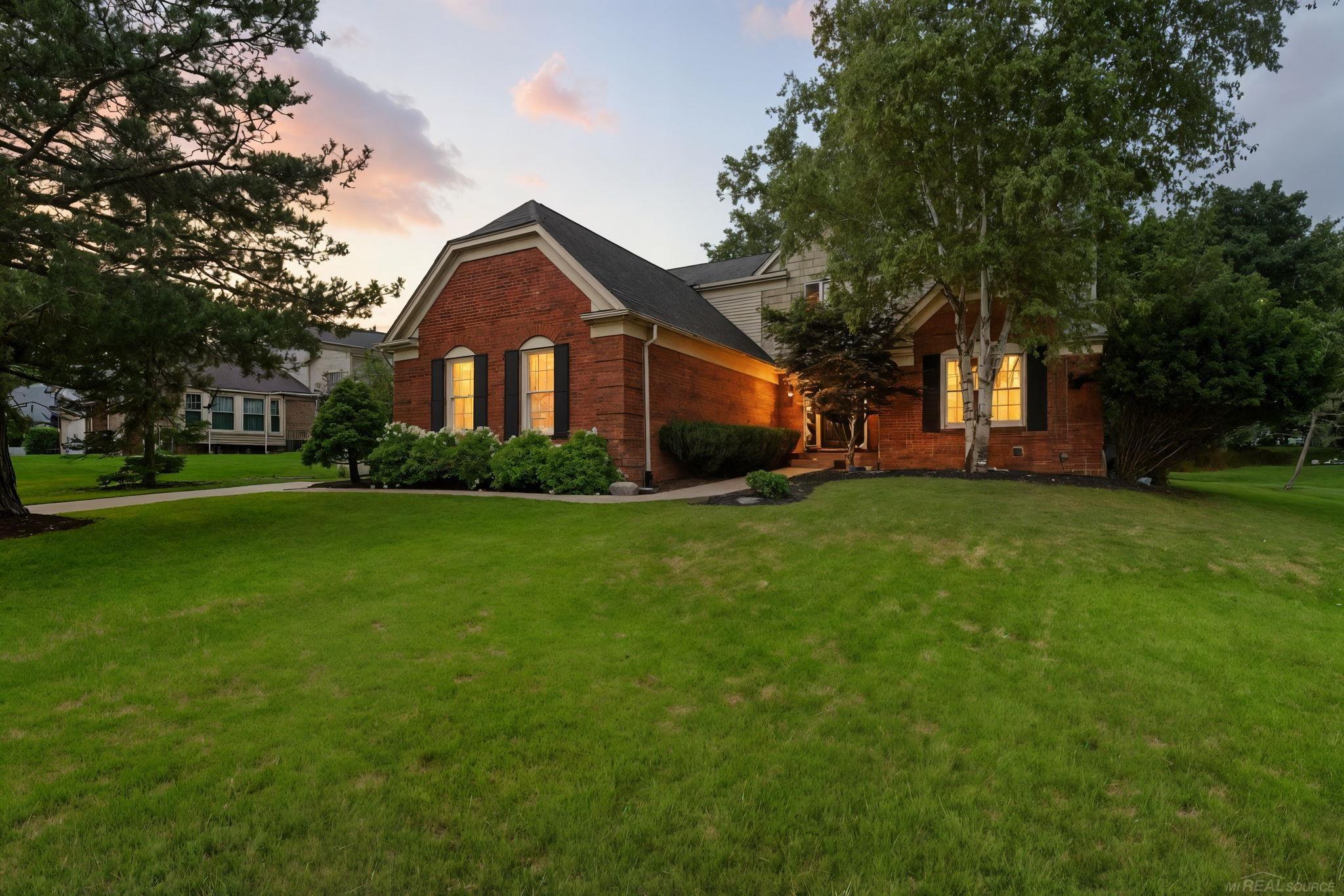 2208 Chippenham Chase Rochester Hills, MI 48306 - Photo 1 of 31
