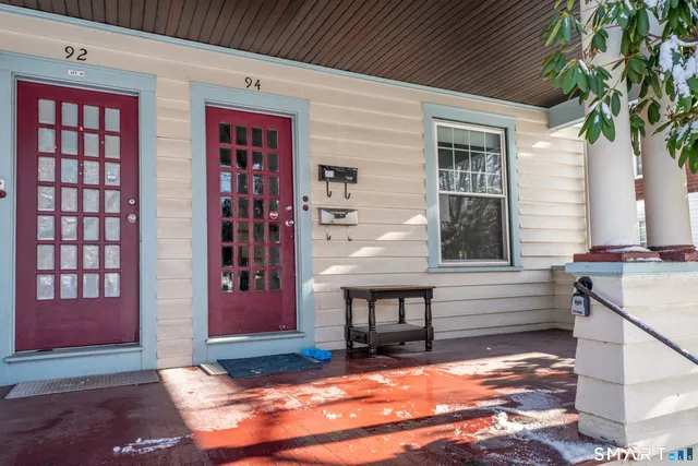 $2,000 | 94 Fairfield Avenue, Hartford, CT 06114