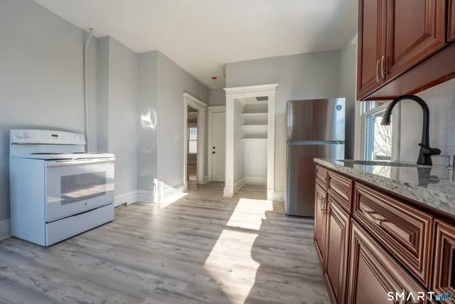 $2,000 | 94 Fairfield Avenue, Hartford, CT 06114