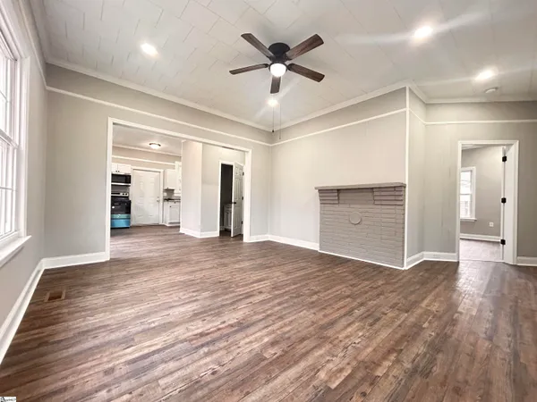 $139,900 | 25 South Greenwood Avenue, Ware Shoals, SC 29692