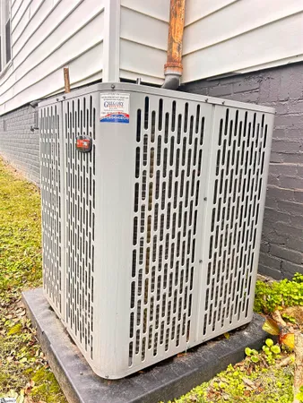 $139,900 | 25 South Greenwood Avenue, Ware Shoals, SC 29692