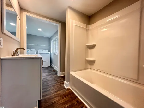 $139,900 | 25 South Greenwood Avenue, Ware Shoals, SC 29692