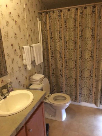 25762 Patterson Road Robertsdale, AL 36567 - Photo 11 of 16 Hall Bath