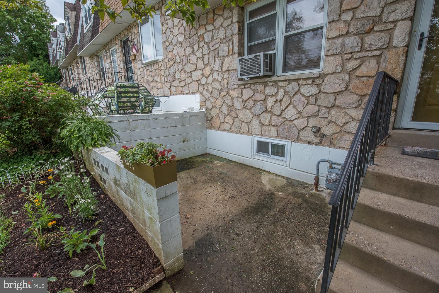 4034 Worrilow Road Brookhaven, PA 19015 - Photo 22 of 25 Front Porch