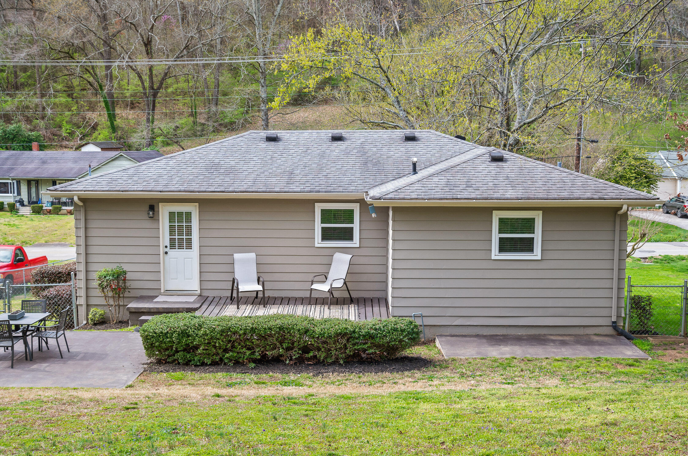 528 Lullwater Road Chattanooga, TN 37405 - Photo 26 of 28 Back Deck