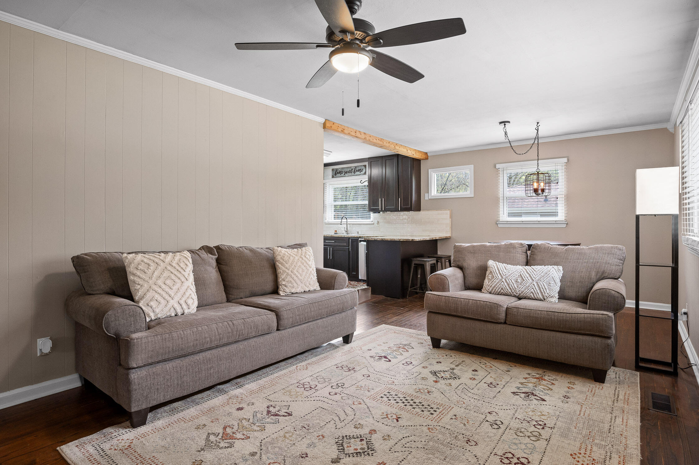528 Lullwater Road Chattanooga, TN 37405 - Photo 8 of 28 Living Room