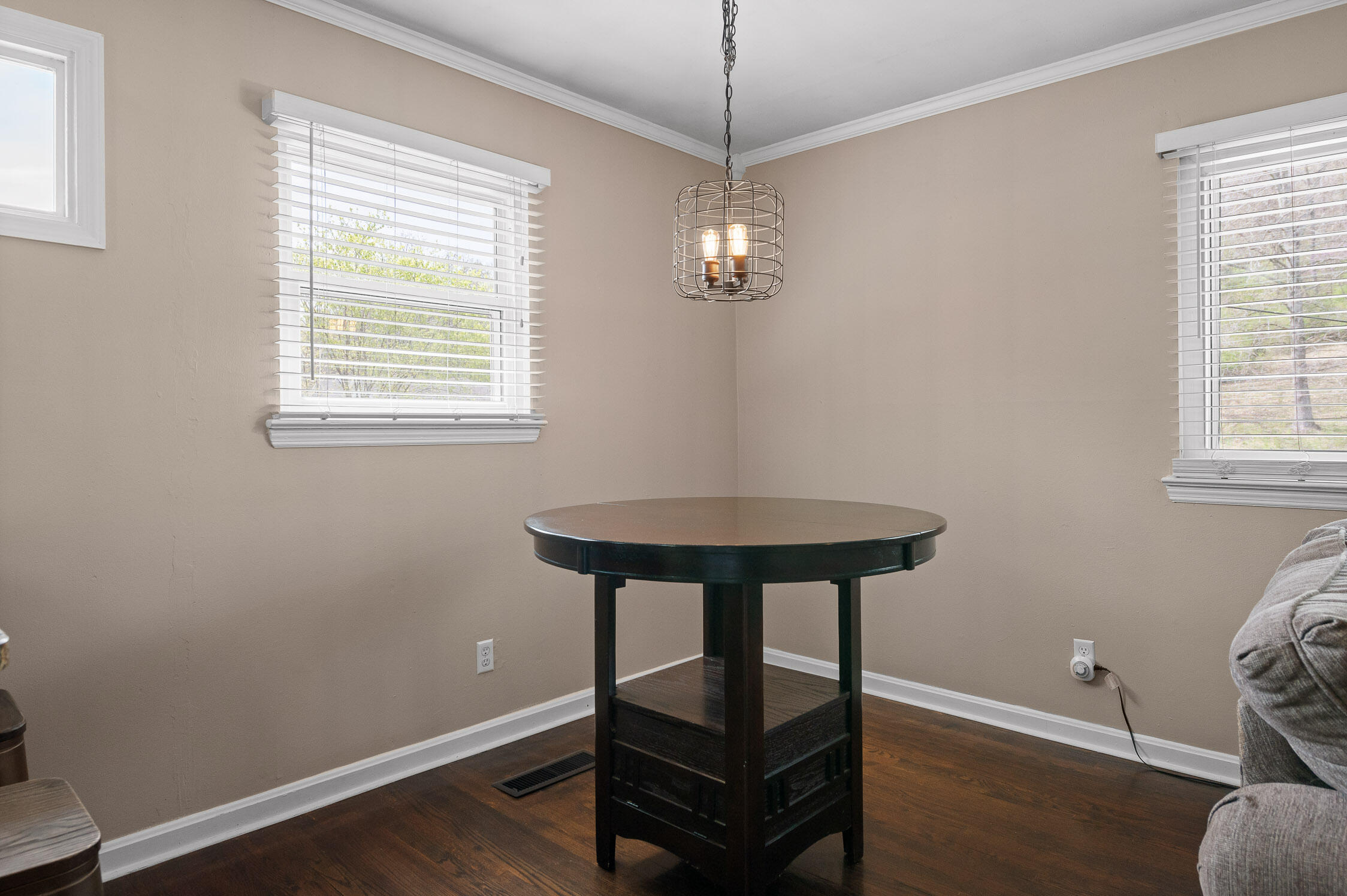 528 Lullwater Road Chattanooga, TN 37405 - Photo 9 of 28 Dining Area
