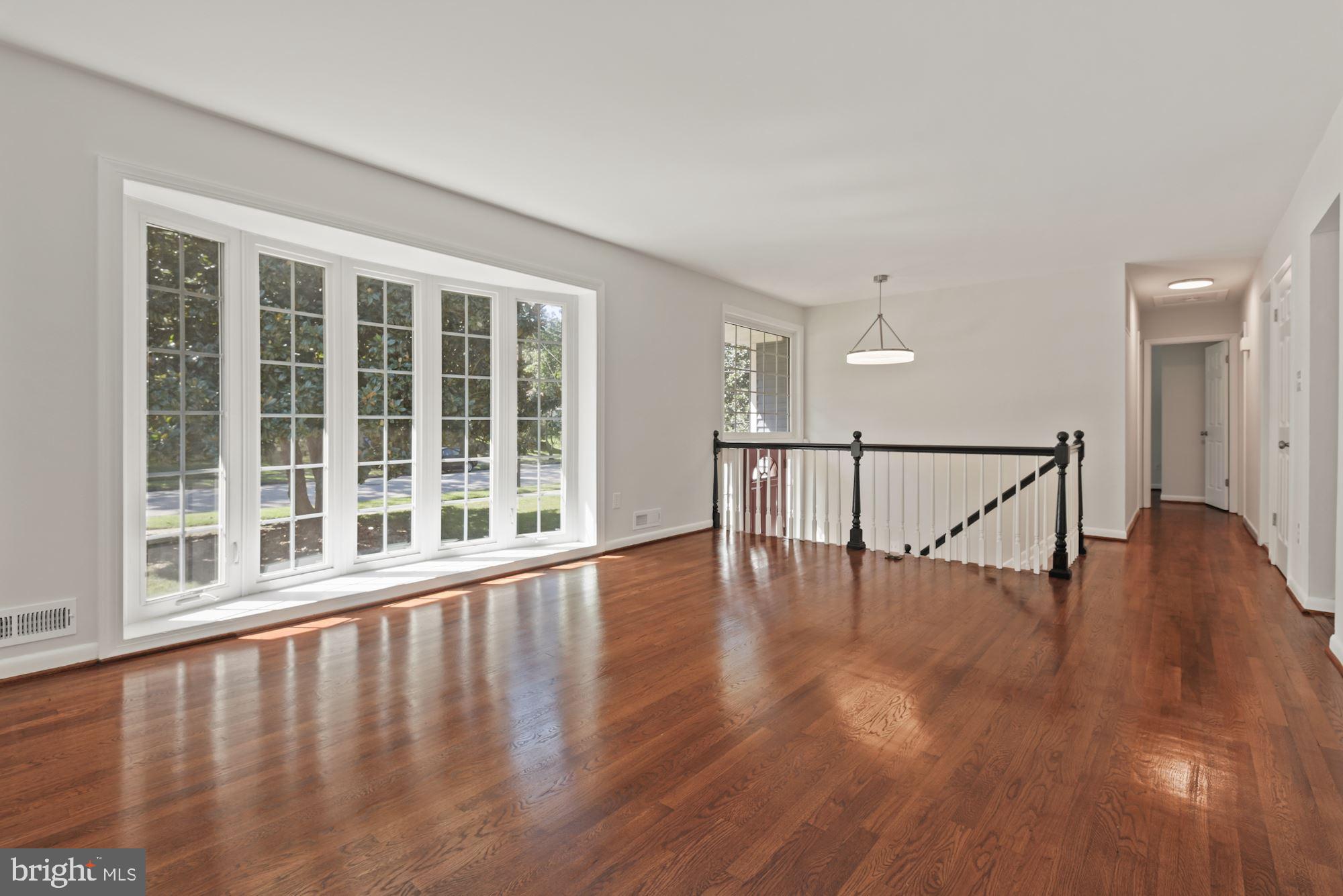 8348 Wagon Wheel Road Alexandria, VA 22309 - Photo 3 of 41