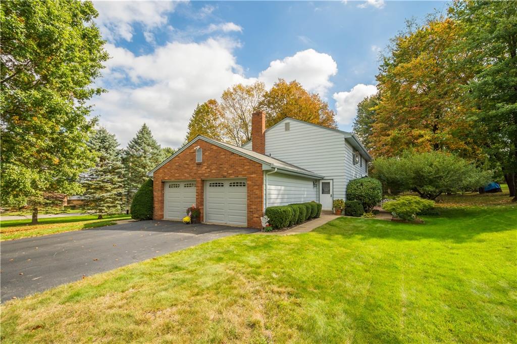 1732 Hassam Road Coraopolis, PA 15108 - Photo 3 of 25 Gallery Image 3
