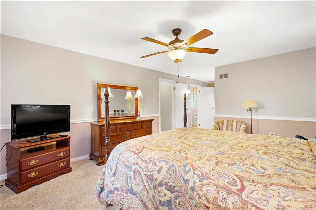 1732 Hassam Road Coraopolis, PA 15108 - Photo 22 of 25 Gallery Image 22