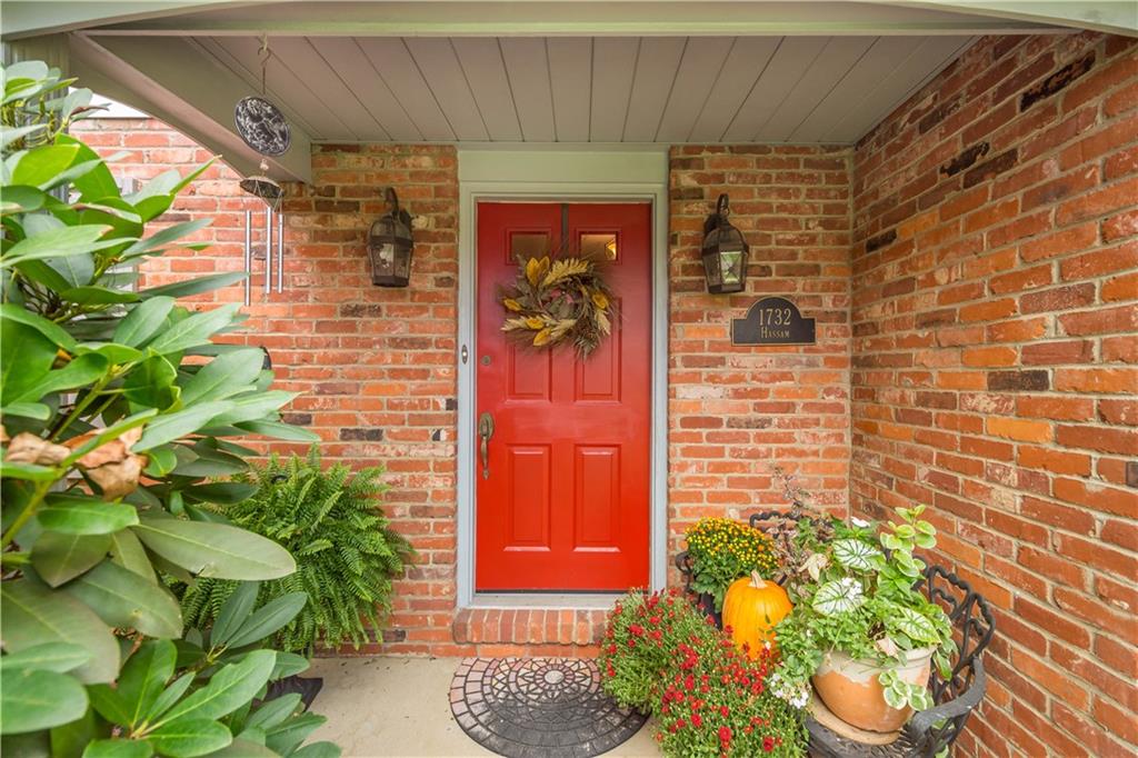 1732 Hassam Road Coraopolis, PA 15108 - Photo 5 of 25 Gallery Image 5