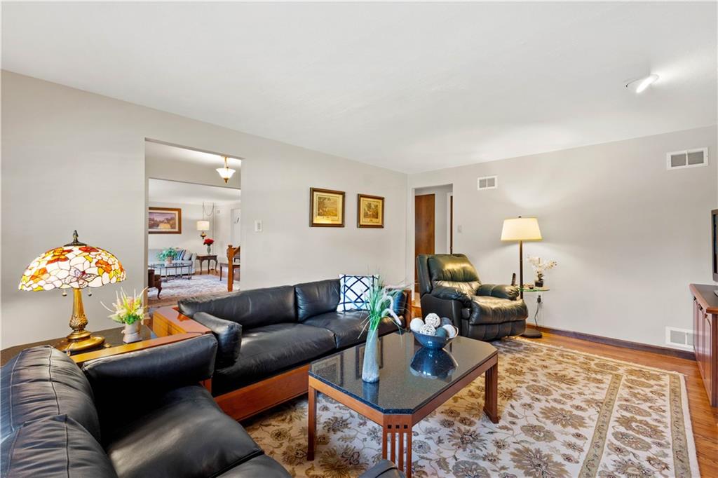 1732 Hassam Road Coraopolis, PA 15108 - Photo 8 of 25 Gallery Image 8