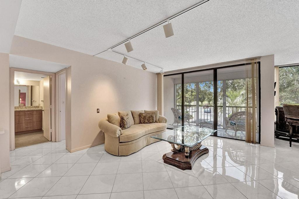 7802 Lakeside Boulevard, Unit 723 Boca Raton, FL 33434 - Photo 6 of 51 Photo 6