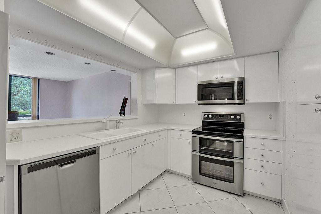 7802 Lakeside Boulevard, Unit 723 Boca Raton, FL 33434 - Photo 7 of 51 Photo 7