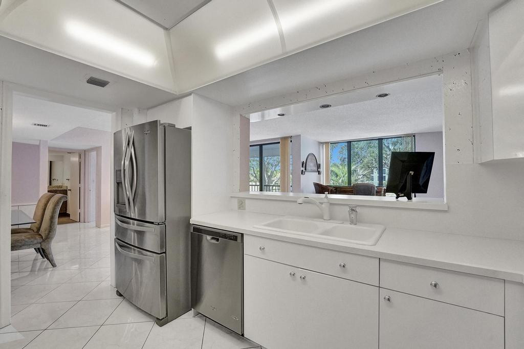 7802 Lakeside Boulevard, Unit 723 Boca Raton, FL 33434 - Photo 8 of 51 Photo 8