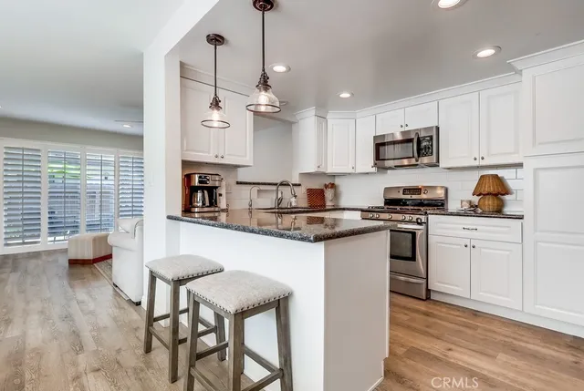 $839,000 | 930 Ocean View Avenue, Unit E, Monrovia, CA 91016