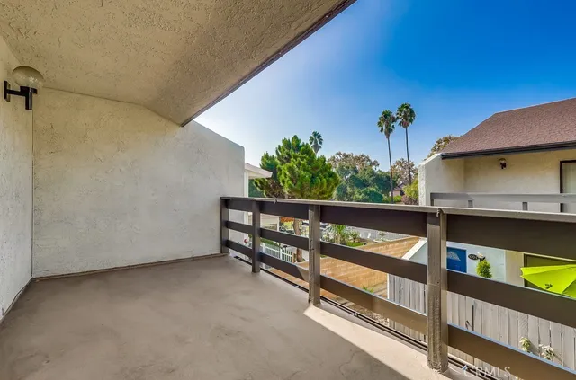 $839,000 | 930 Ocean View Avenue, Unit E, Monrovia, CA 91016