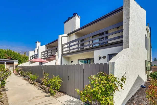 $839,000 | 930 Ocean View Avenue, Unit E, Monrovia, CA 91016