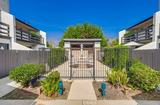 $839,000 | 930 Ocean View Avenue, Unit E, Monrovia, CA 91016