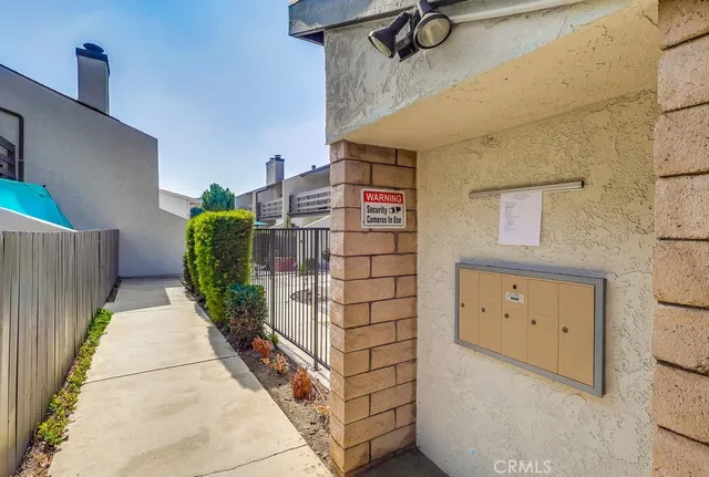 $839,000 | 930 Ocean View Avenue, Unit E, Monrovia, CA 91016