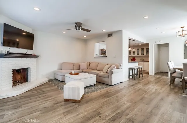 $839,000 | 930 Ocean View Avenue, Unit E, Monrovia, CA 91016