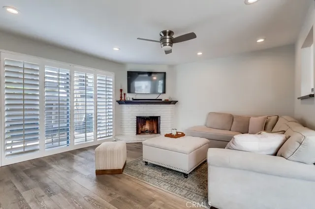 $839,000 | 930 Ocean View Avenue, Unit E, Monrovia, CA 91016