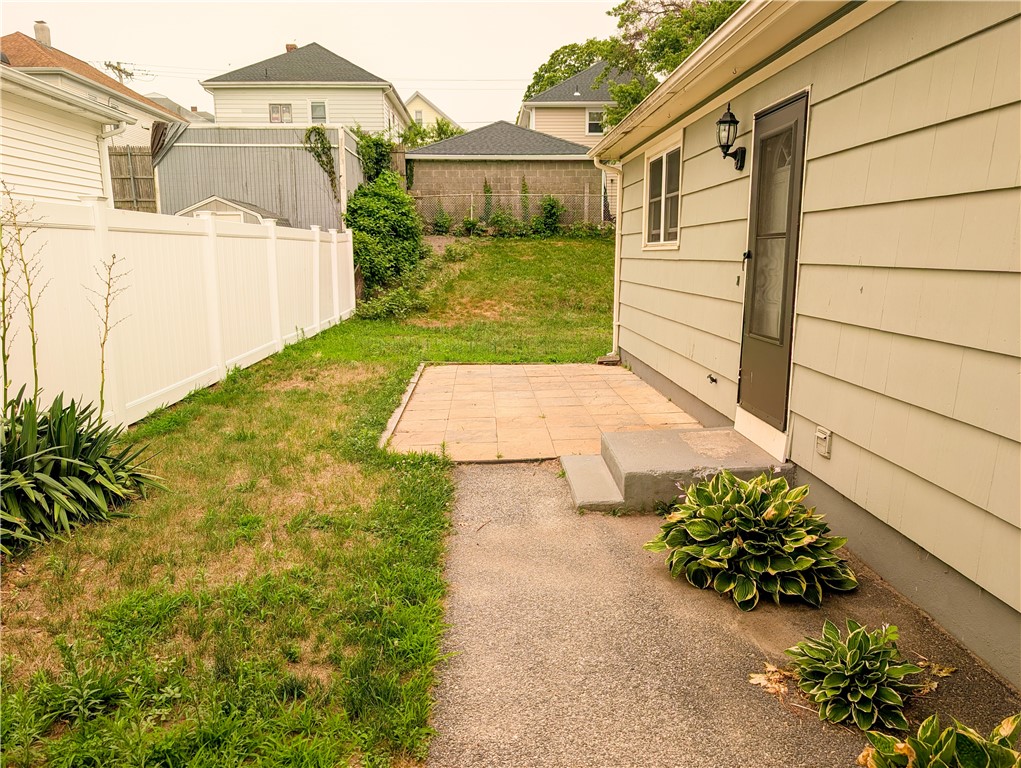 46 West Carpenter Street Pawtucket, RI 02860 - Photo 9 of 10