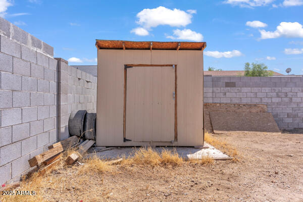 138 North Signal Butte Road Apache Junction, AZ 85120 - Photo 22 of 25 a view of a backyard