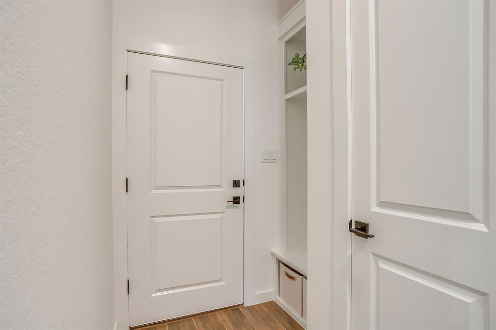 9012 Valley Oak Court Springtown, TX 76082 - Photo 26 of 40 a view of a closet area