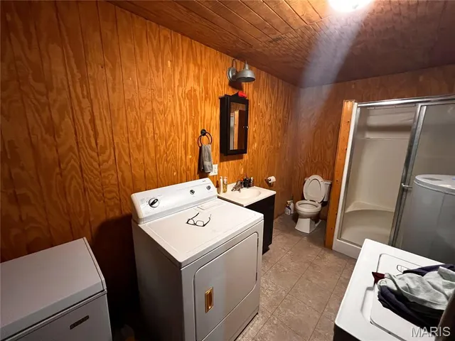 $215,000 | 2921 Lazy Acre Road, Odin, IL 62870