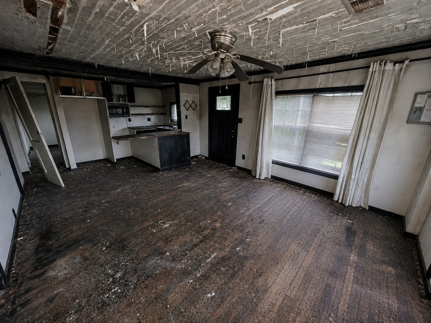 613 East Wilkins Street Angleton, TX 77515 - Photo 2 of 9