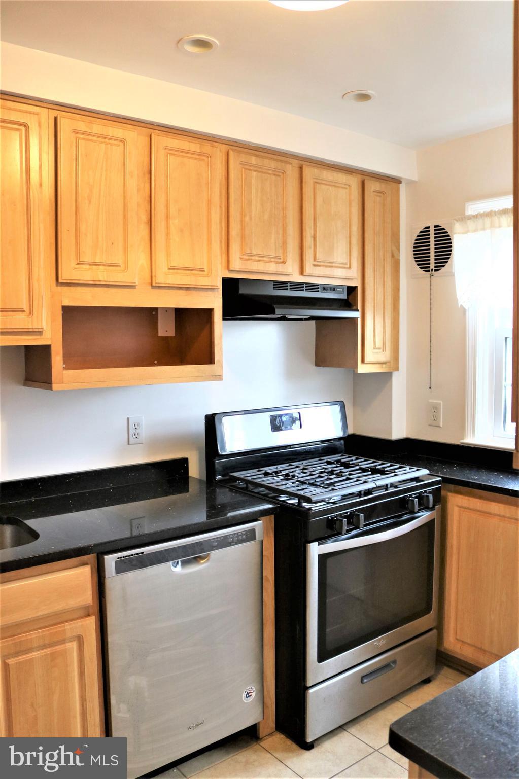 3835 Monterey Road Baltimore, MD 21218 - Photo 5 of 28