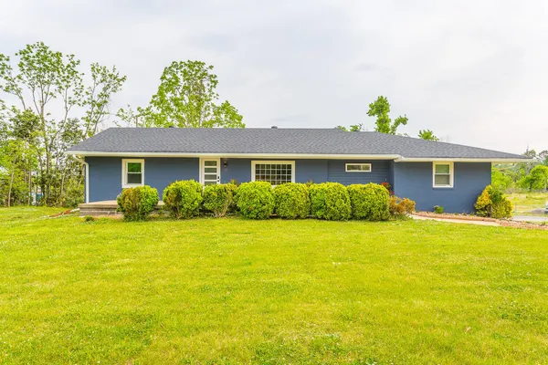 $2,700 | 8011 Shallowford Road, Chattanooga, TN 37421