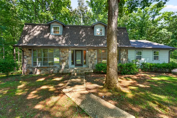 $489,000 | 466 Willow Oak Drive, Winchester, TN 37398
