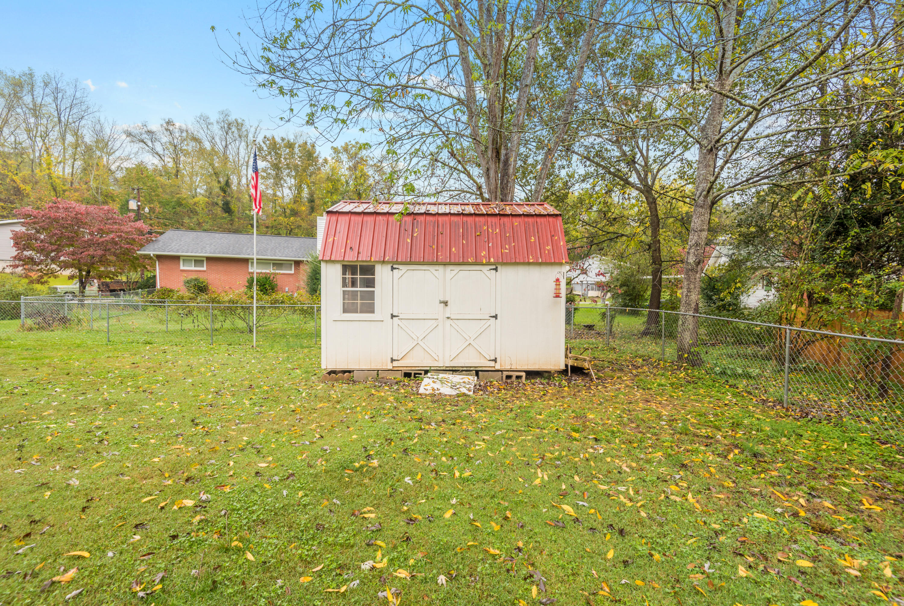 116 Delmar Circle Oak Ridge, TN 37830 - Photo 19 of 39 116DelmarCir-30