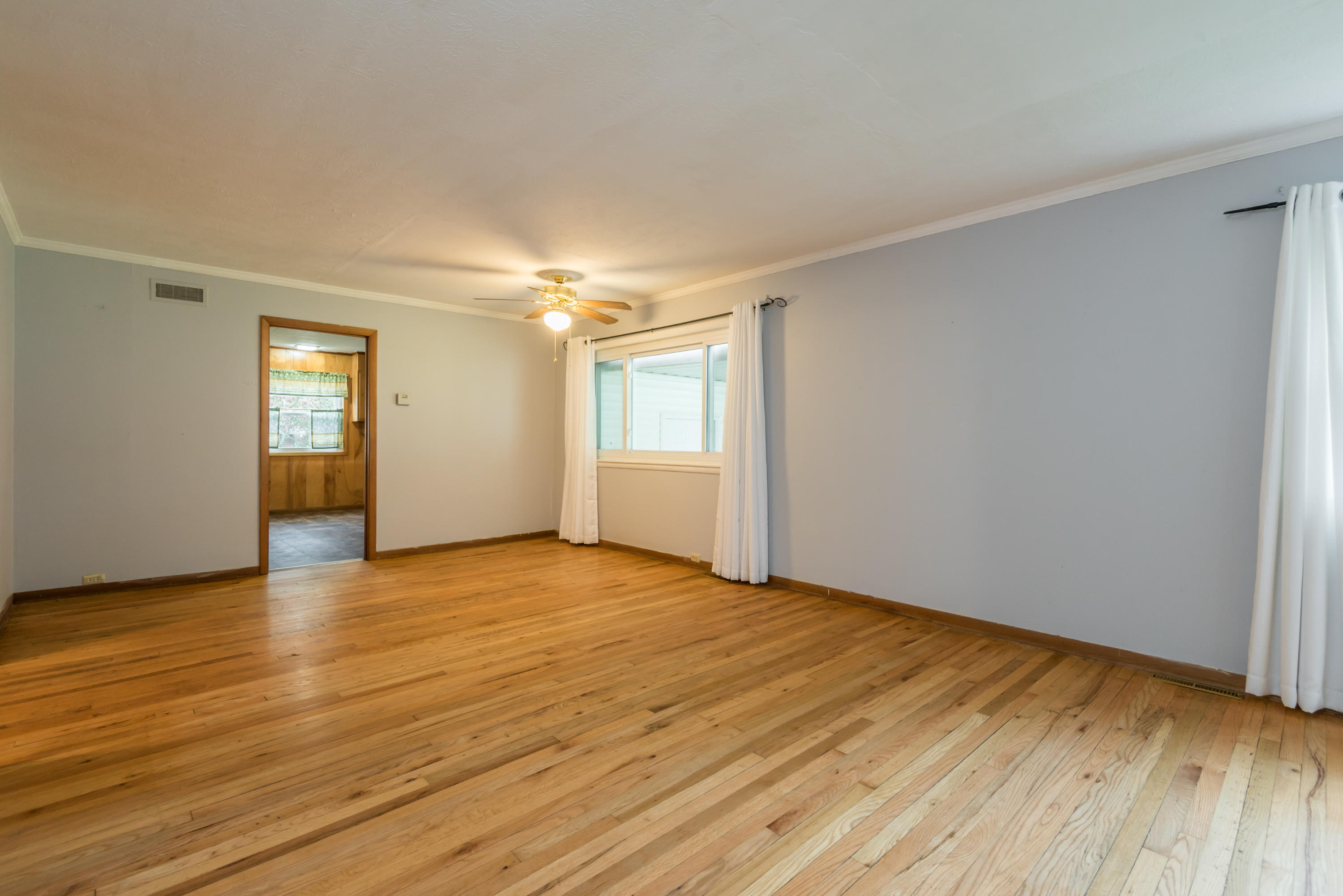 116 Delmar Circle Oak Ridge, TN 37830 - Photo 22 of 39 Living room