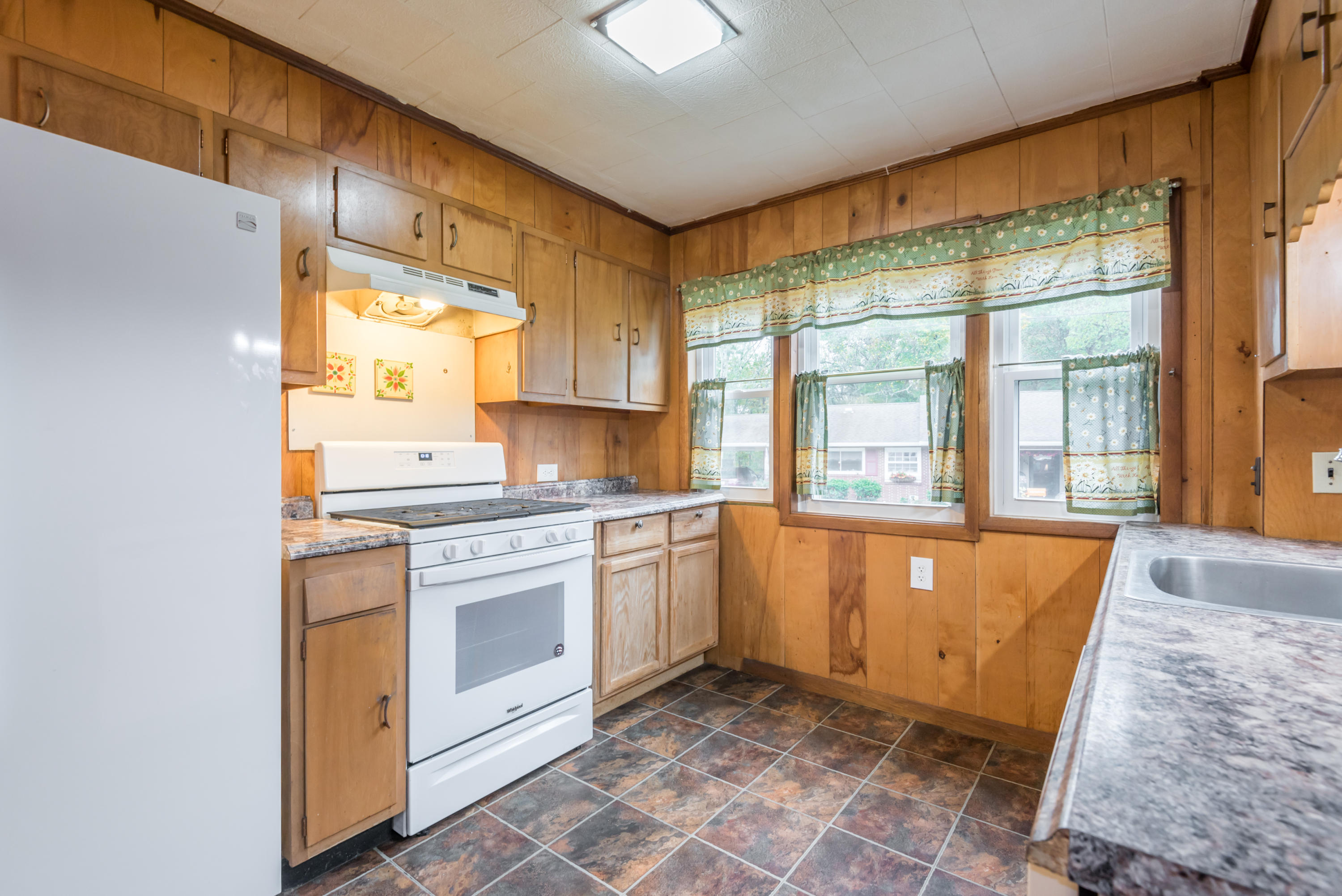 116 Delmar Circle Oak Ridge, TN 37830 - Photo 34 of 39 116DelmarCir-13