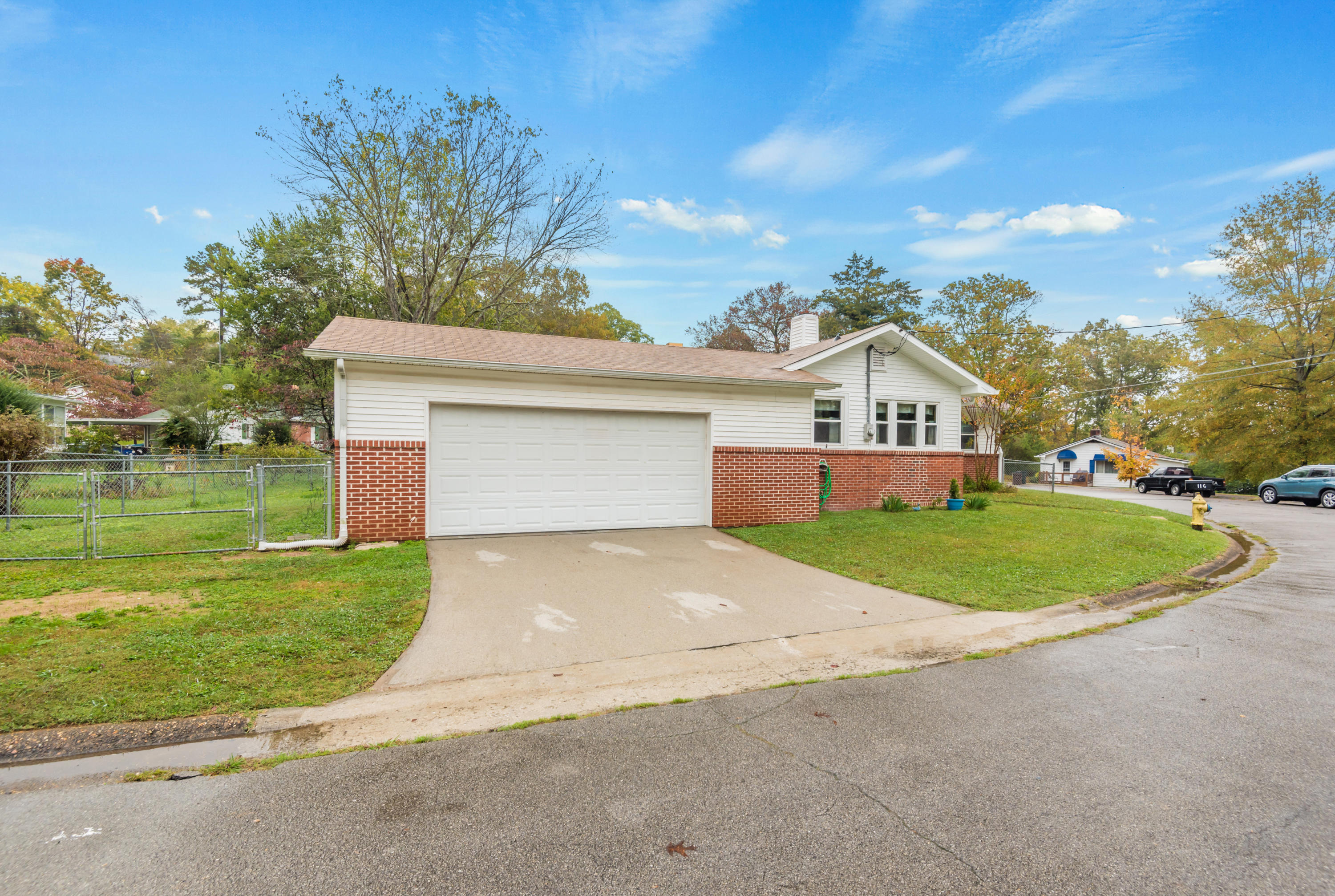 116 Delmar Circle Oak Ridge, TN 37830 - Photo 5 of 39 116DelmarCir-36